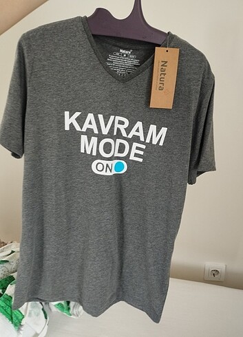 m Beden Kavram koleji tişört