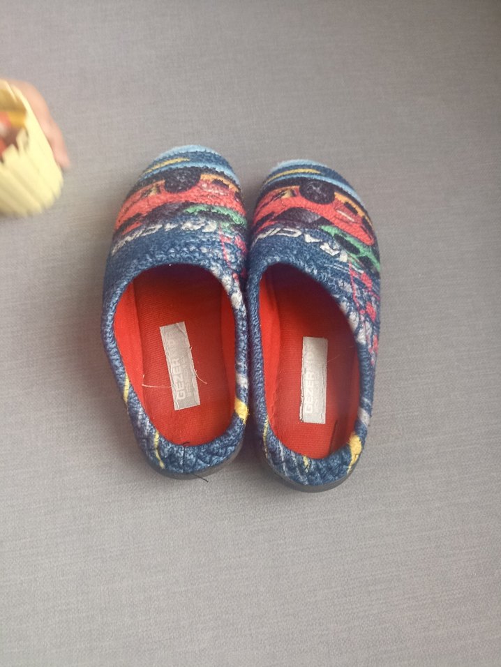 Erkek Çocuk Renkli Örgü Sıcak Ev Terliği - Görsel 2