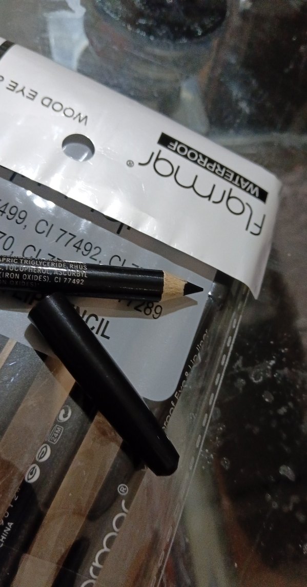 Flormar Siyah Suya Dayanıklı Göz Kalemi - Görsel 2