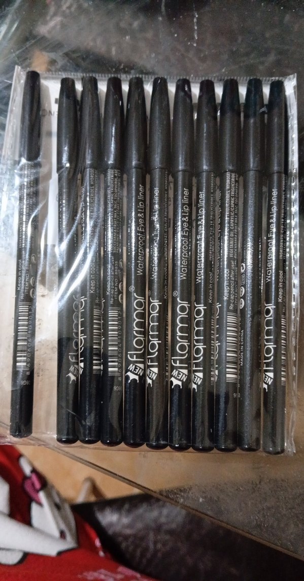 Flormar Siyah Suya Dayanıklı Göz Kalemi - Görsel 3