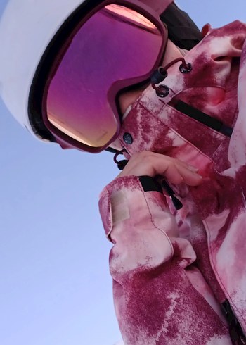 Dreamscape Kadın Pembe Desenli Kayak Montu - Görsel 3