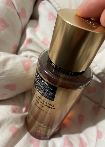 Victoria's Secret Vanillia Amber bourbon Vücut Spreyi - Görsel 4