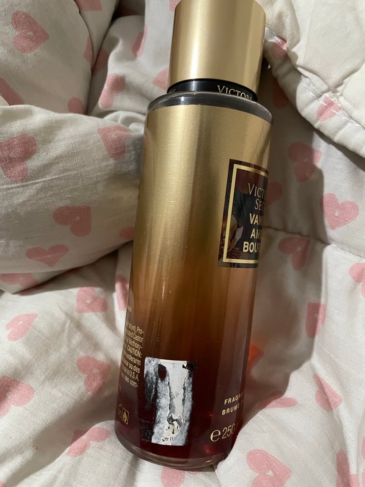 Victoria's Secret Vanillia Amber bourbon Vücut Spreyi - Görsel 3