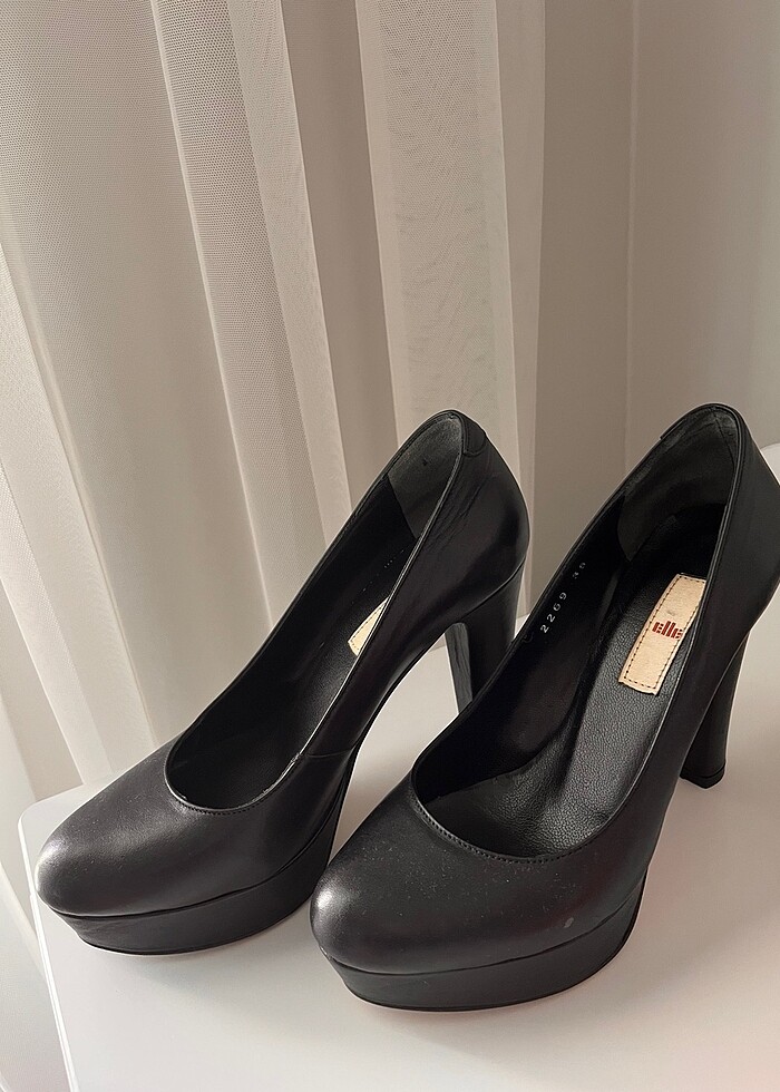 Topuklu ayakkabı - Görsel 2