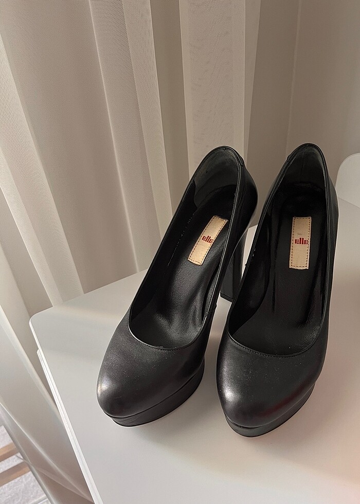 Topuklu ayakkabı - Görsel 3