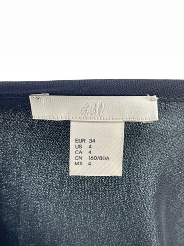 34 Beden siyah Renk H&M Bluz %70 İndirimli.
