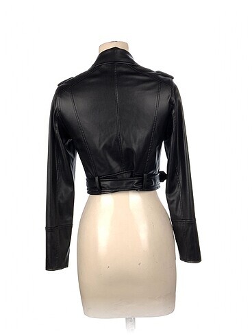 34 Beden PreLoved Deri Ceket %70 İndirimli.