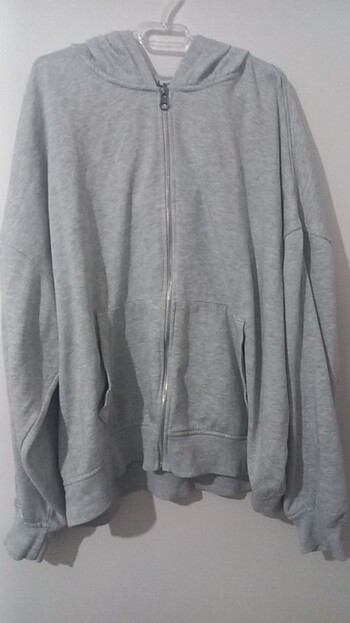 kapüşonlu sweatshirt