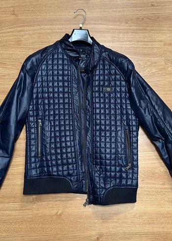 Armani Jeans Mont