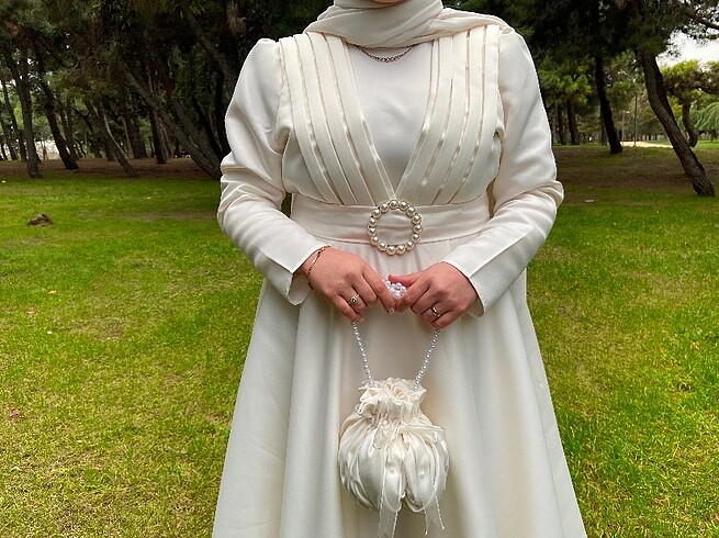 Beyaz elbise ( nikah elbisesi )