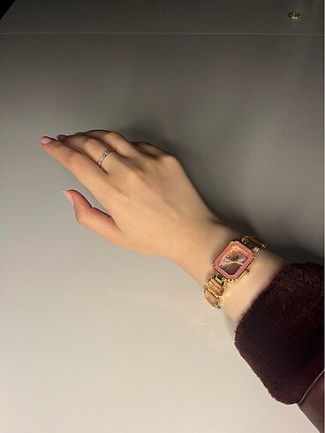 Beden Swarovski pembe saat