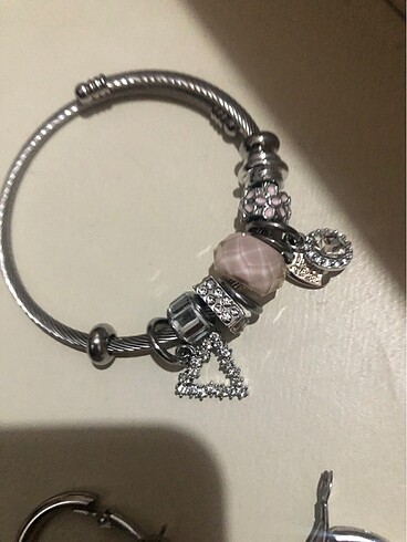  Beden Charm