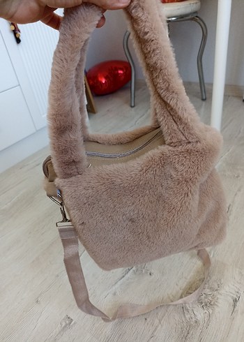 Bej Peluş Kadın Çanta
