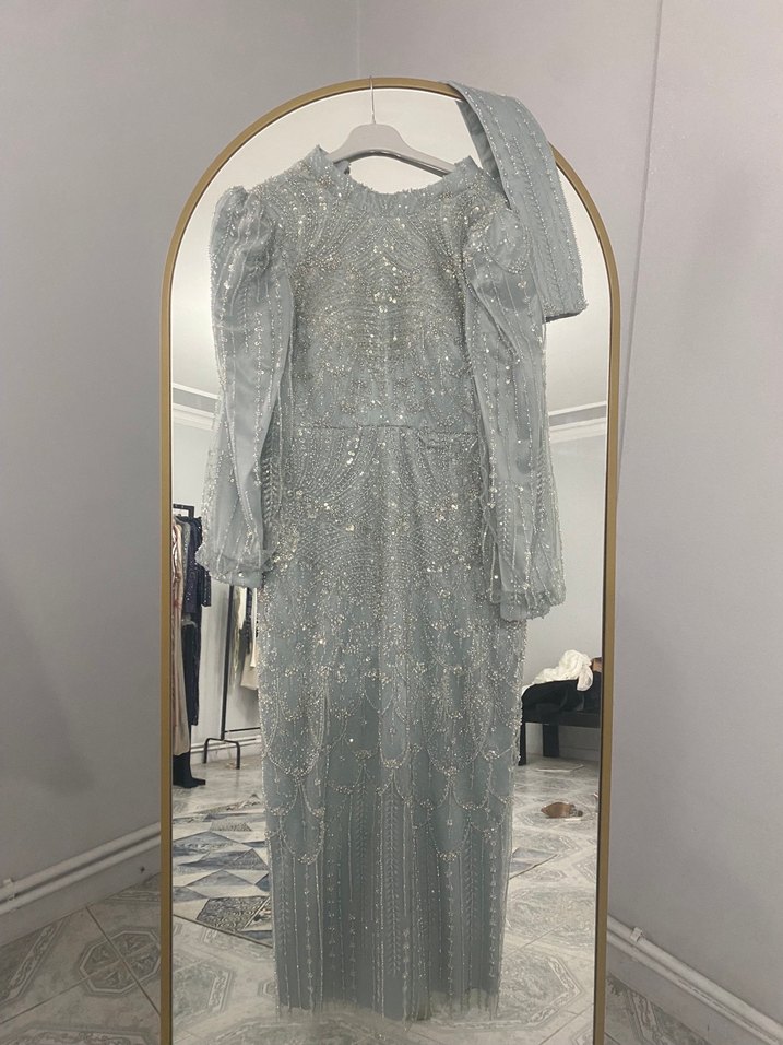 Gri İşlemeli Uzun Kollu Abiye Elbise - Görsel 3