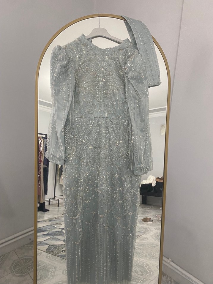 Gri İşlemeli Uzun Kollu Abiye Elbise - Görsel 2