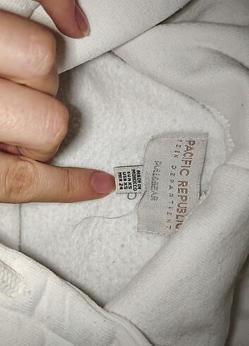 xs Beden beyaz Renk pull and bear sweatshirt kapşonlu 