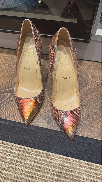 Orijinal christian louboutin
