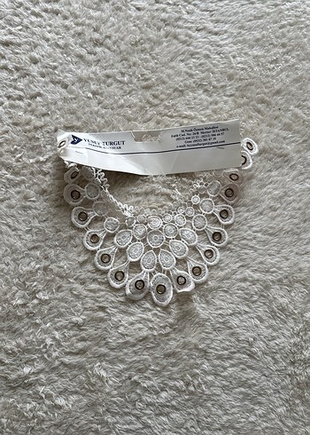 Nakışlı Beyaz Bebek Önlüğü - Görsel 3