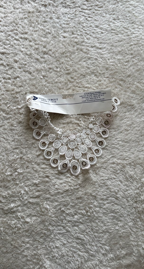 Nakışlı Beyaz Bebek Önlüğü - Görsel 3