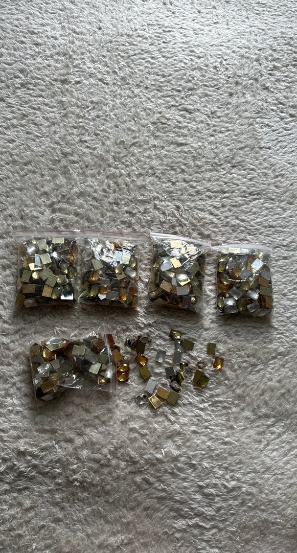 Altın ve Gri taş - Görsel 4