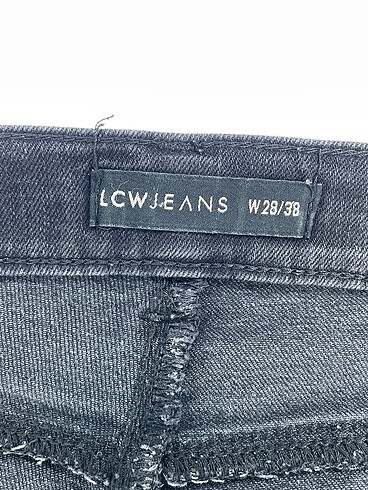 28 Beden siyah Renk LC Waikiki Jean / Kot %70 İndirimli.