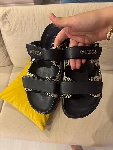 38 Beden Guess terlik
