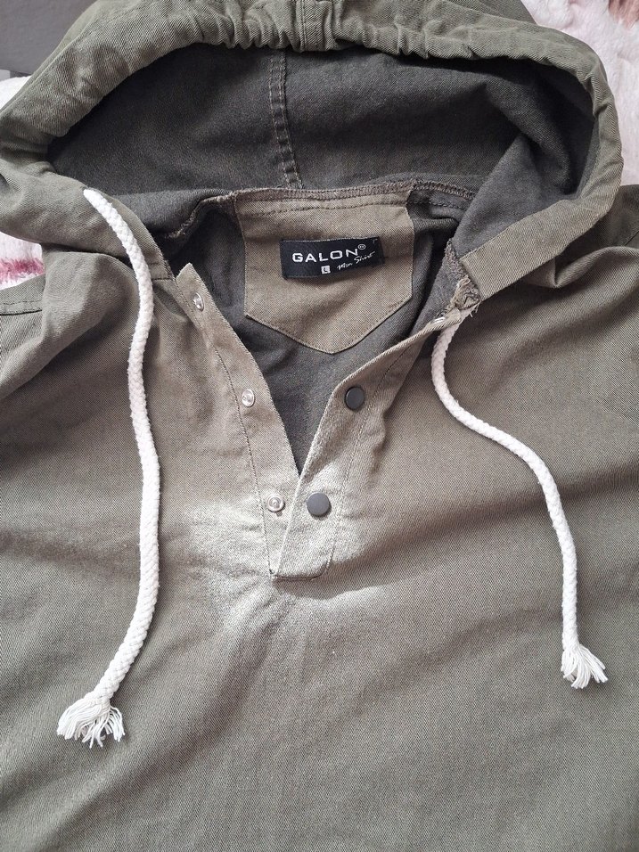 yesıl Kapüşonlu Düğmeli erkek sweat - Görsel 2