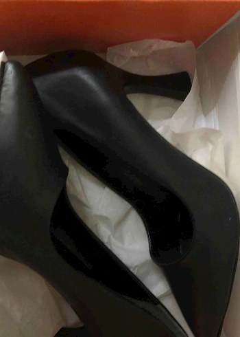 Diğer Siyah Stiletto Ayakkabısı