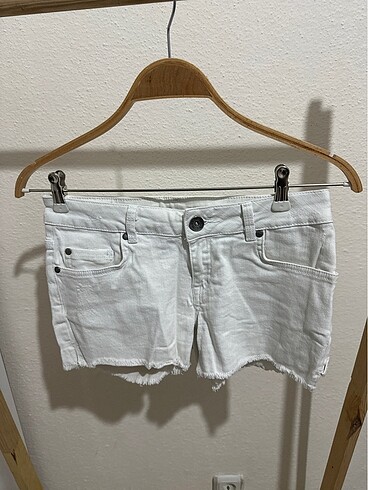 442- BEYAZ MİNİ SHORT