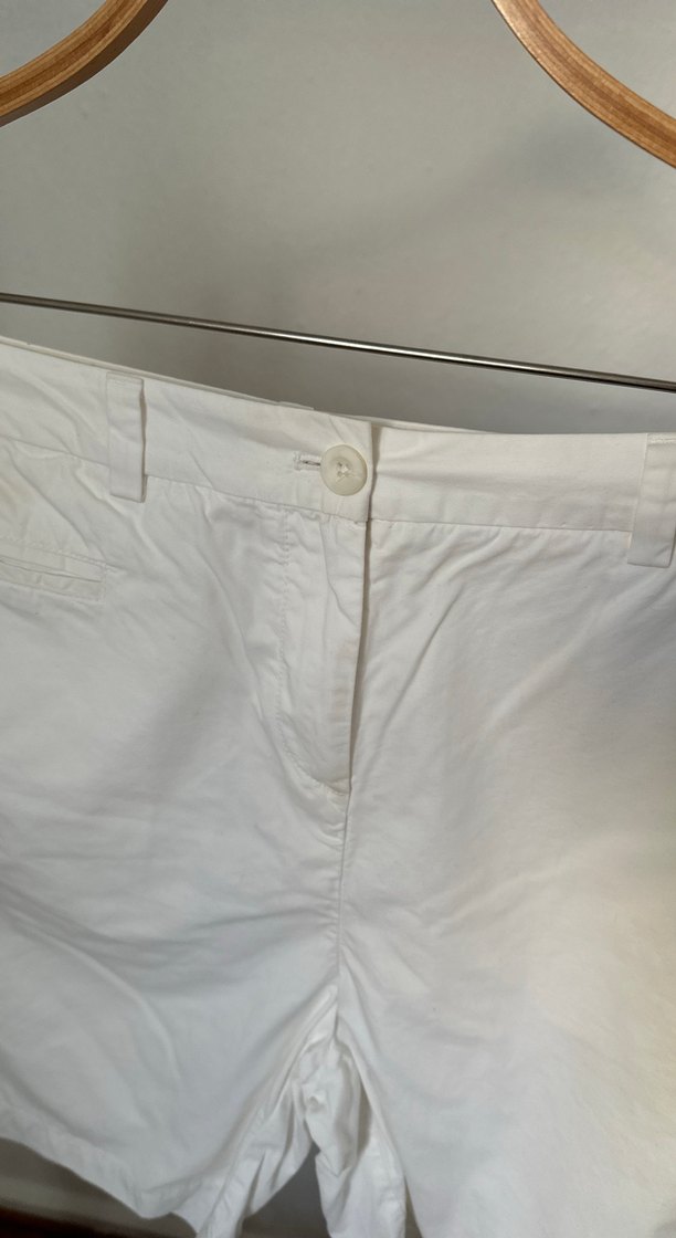 447- Beyaz Kadın Bermuda Şort - Görsel 2