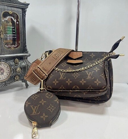 Louis Vuitton model