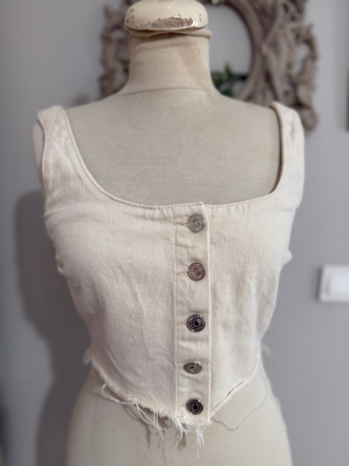 Düğmeli Beyaz Keten Bohem Büstiyer - Görsel 4