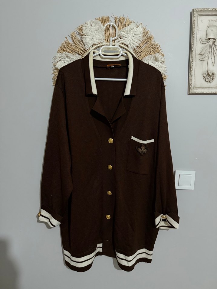 Düğmeli Kahverengi hırka - Görsel 2