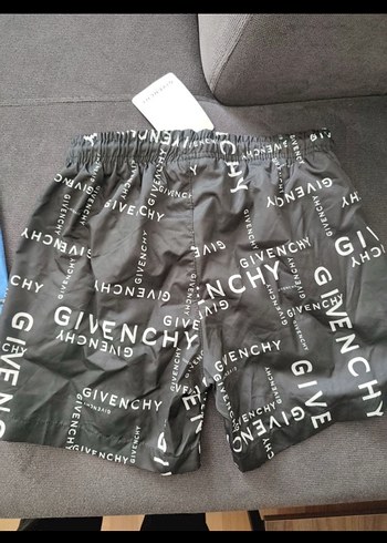 Givenchy Gri Baskılı Mini Erkek Şort - Görsel 2