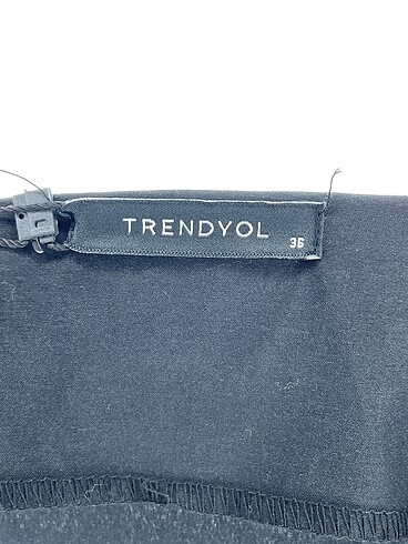 36 Beden siyah Renk Trendyol & Milla Bluz %70 İndirimli.
