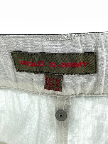 38 Beden beyaz Renk PreLoved Mini Şort %70 İndirimli.