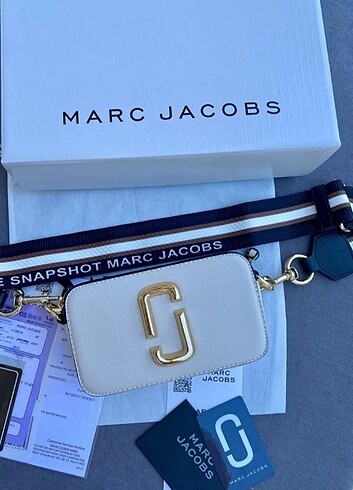 Marc jacobs çanta ambalajında etiketli sıfır 