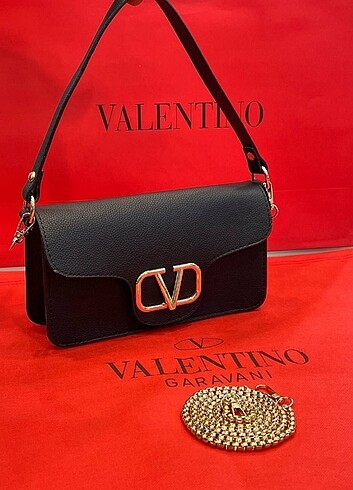 Valentino çanta ambalajında etiketli sıfır 