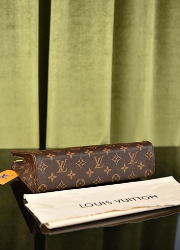  Beden Louis vuitton çanta ambalajında etiketli 