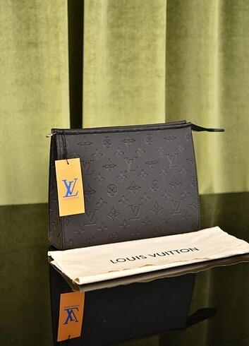 Louis vuitton çanta ambalajında etiketli 