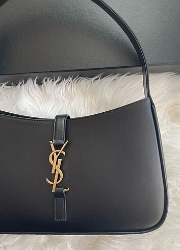 Yves Saint Laurent Yves saint laurent çanta ambalajında etiketli sıfır ürün