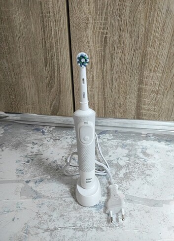 ORAL B VİTALITY 100