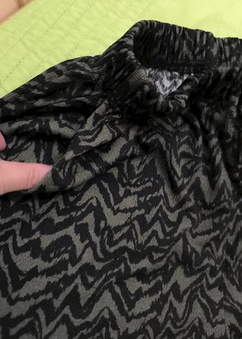 Gri Desenli Midi Şortu - Görsel 6