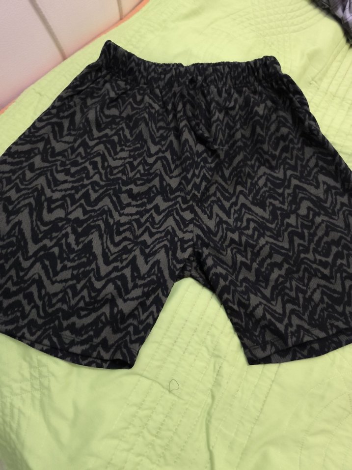 Gri Desenli Midi Şortu - Görsel 4