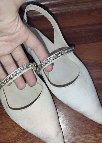 37 Beden Bej Süet Zincir Detaylı Stiletto Topuklu Kadın Ayakkabı