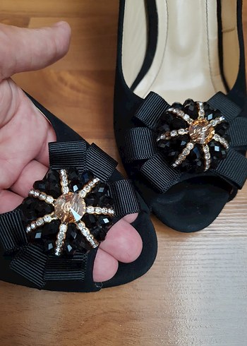 Siyah topuklu ayakkabı - Görsel 2