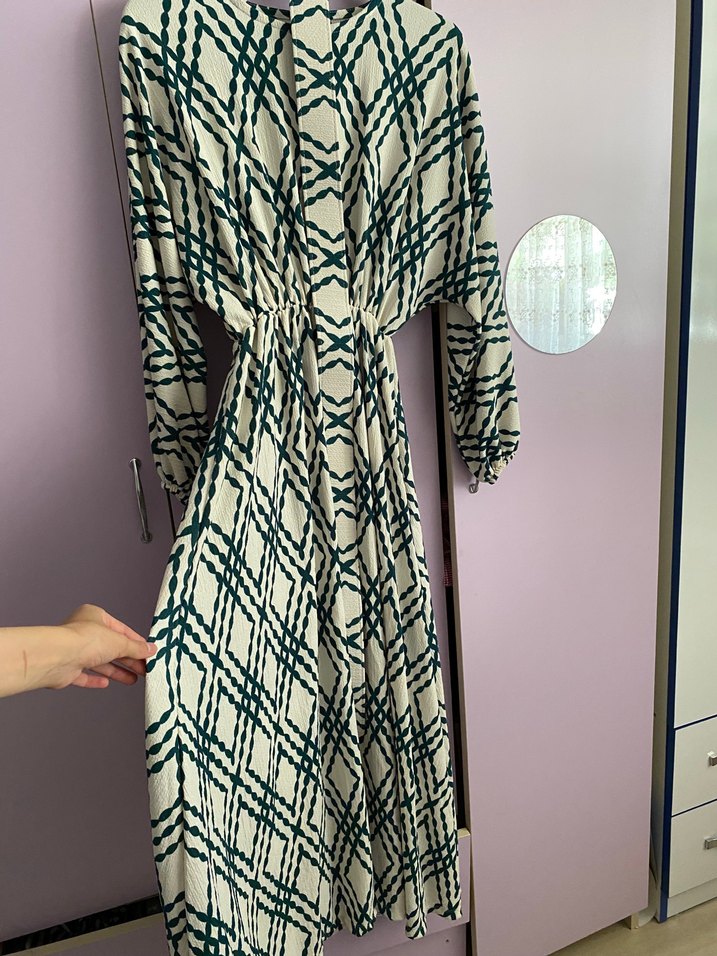 Yeşil kemerli uzun Kadın Elbise - Görsel 3