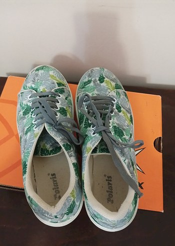 Kadın Gri Yaprak Desenli Günlük Spor Ayakkabı - Görsel 4