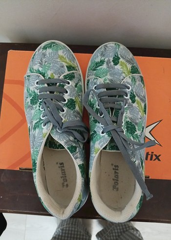 Kadın Gri Yaprak Desenli Günlük Spor Ayakkabı - Görsel 3