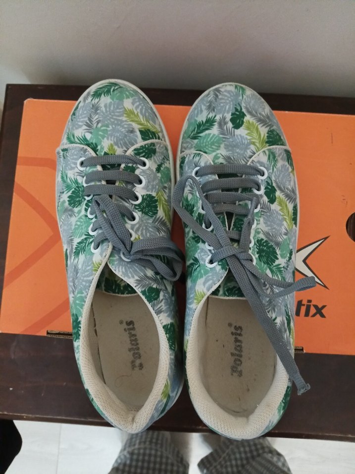 Kadın Gri Yaprak Desenli Günlük Spor Ayakkabı - Görsel 3